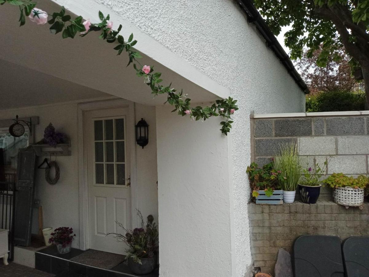 2 Bedrooms Sleeps 4 Free Wifi Parking Outdoor Area ランディン・リンクス エクステリア 写真